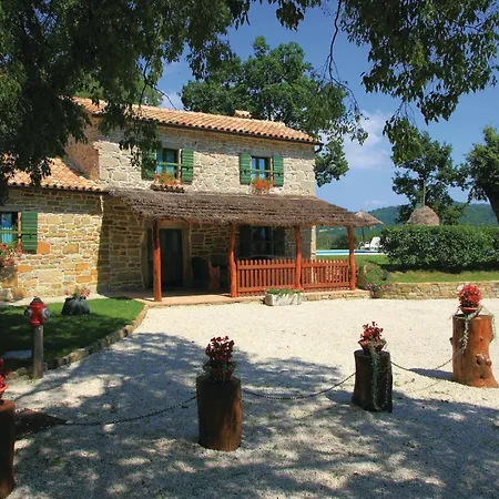 Holiday home 3 Bedroom Stunning In Frki Juradi