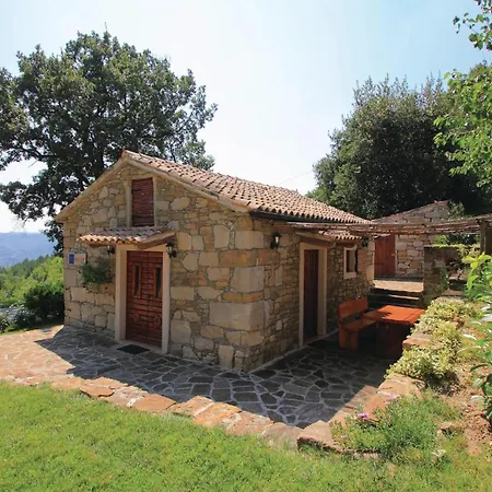 Holiday home 3 Bedroom Stunning In Frki Juradi