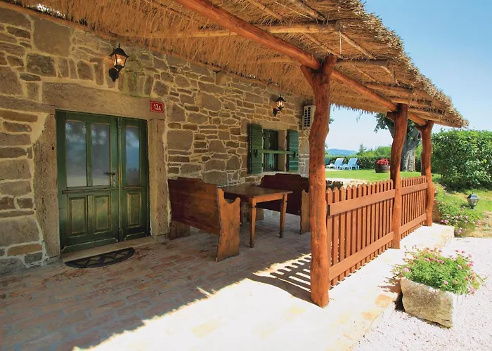Frki V Tatil Evi